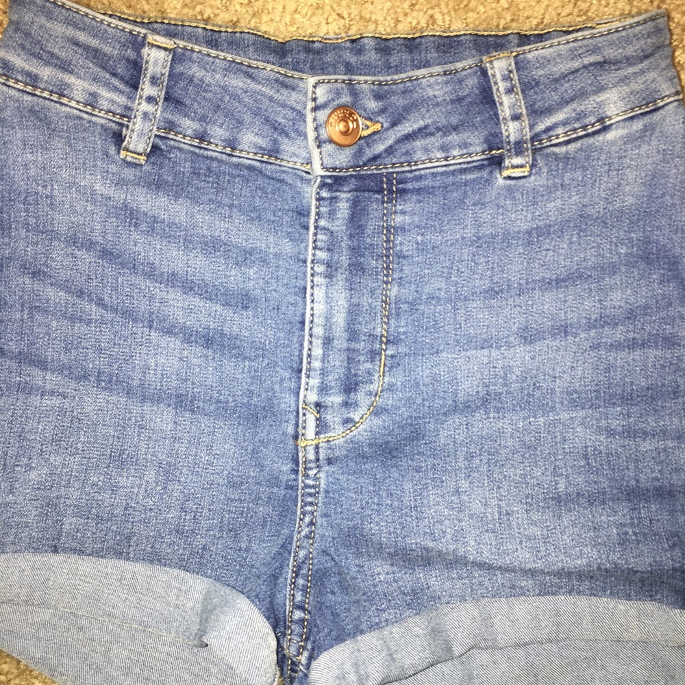 H&M high-waisted Jean Shorts